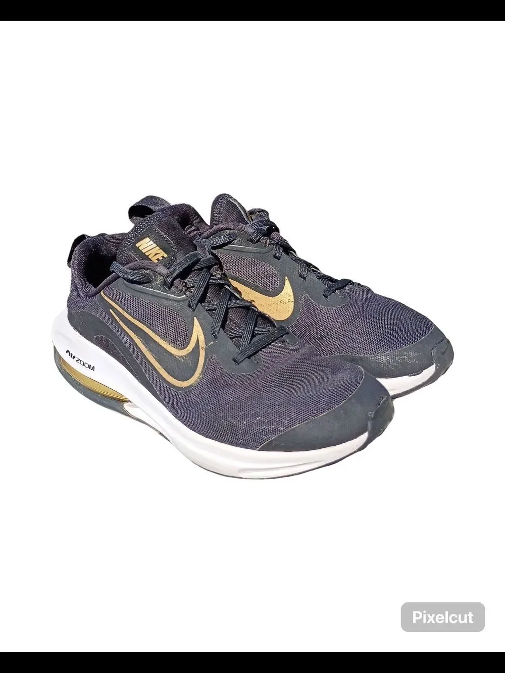 Nike Air Zoom Arcadia 2 in the 'Black Metallic Gold' | Unisex Youth 5.5
